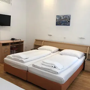 Konukevi Vera, Viyana